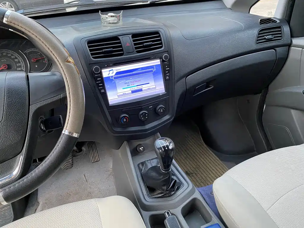 Wuling Zhengcheng Classic — миниатюра 11
