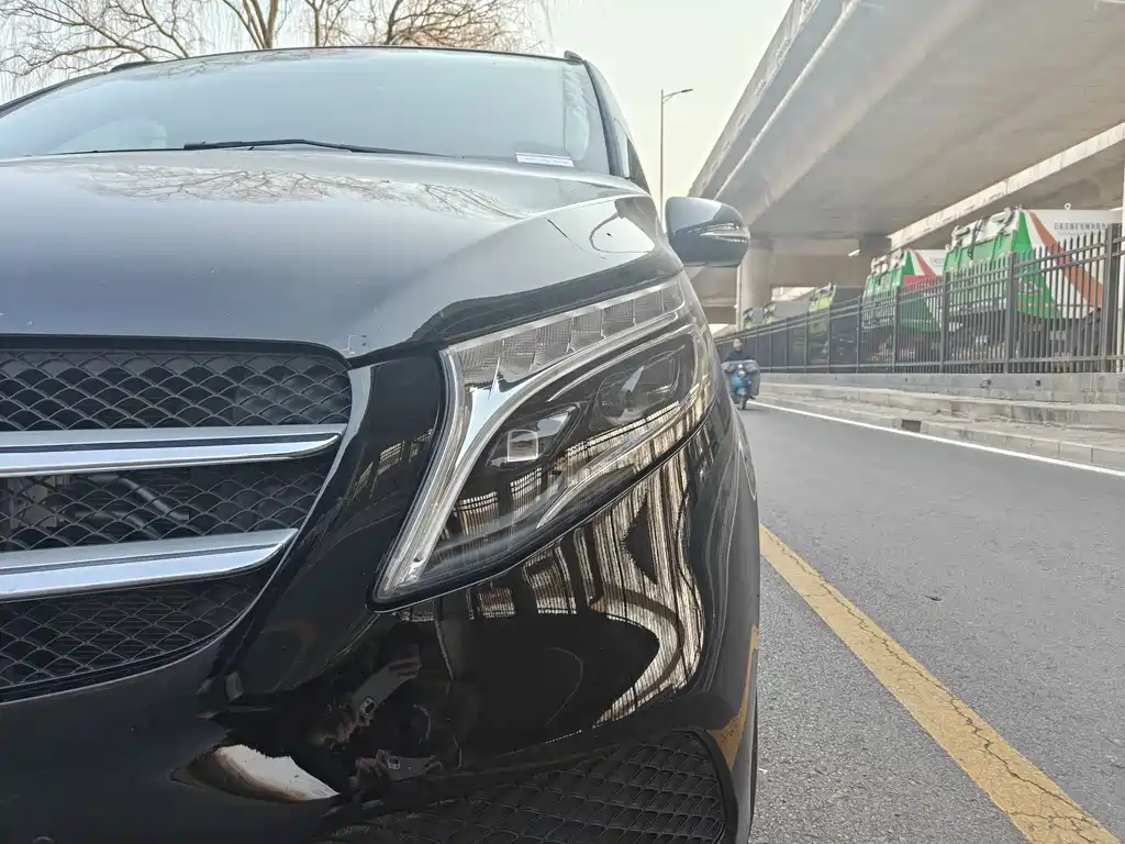 MERCEDES-BENZ V CLASS