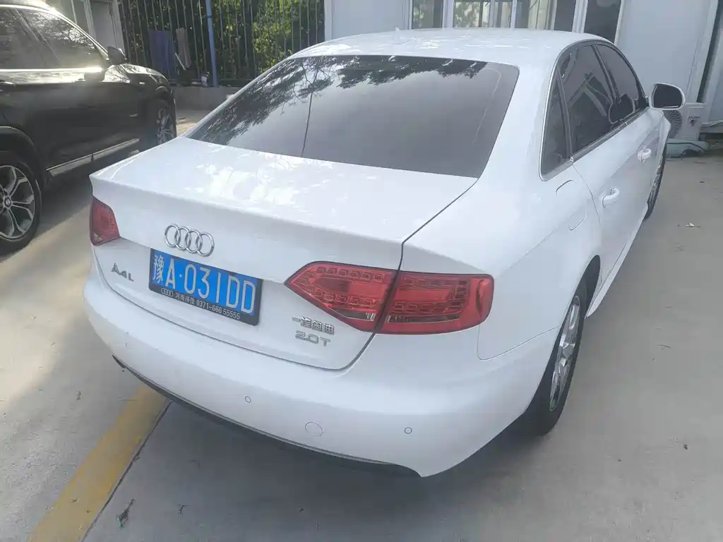 Audi A4L 2010 2.0 TFSI