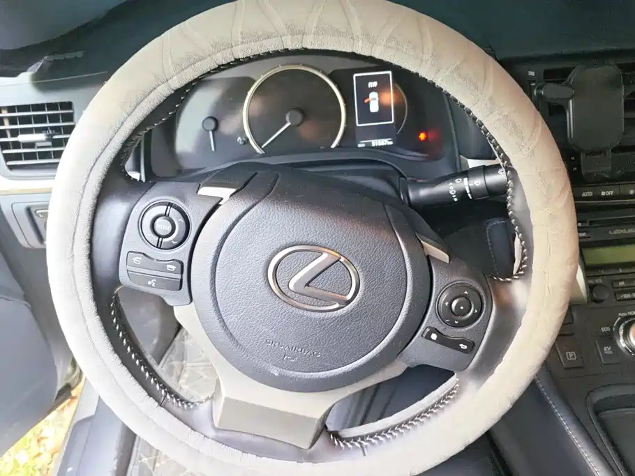 Lexus CT — миниатюра 15