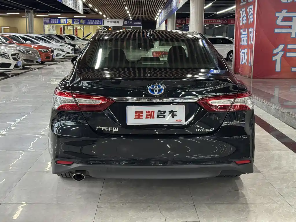 Toyota Camry — миниатюра 5