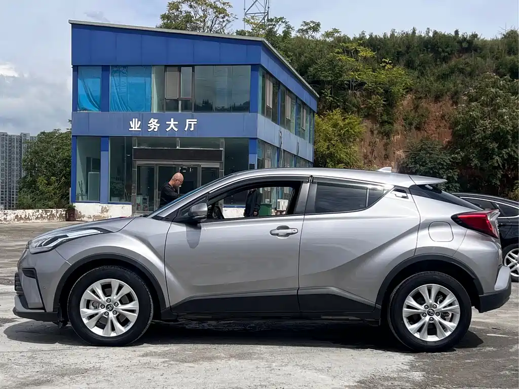Toyota IZOA — миниатюра 7