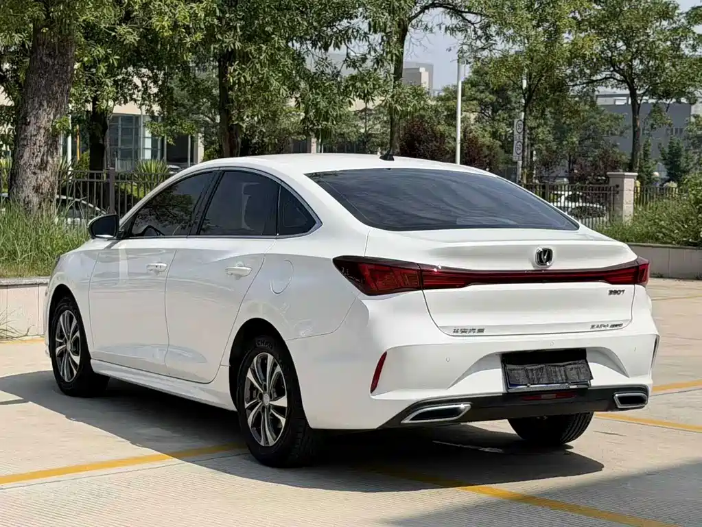 Changan Eado — миниатюра 6