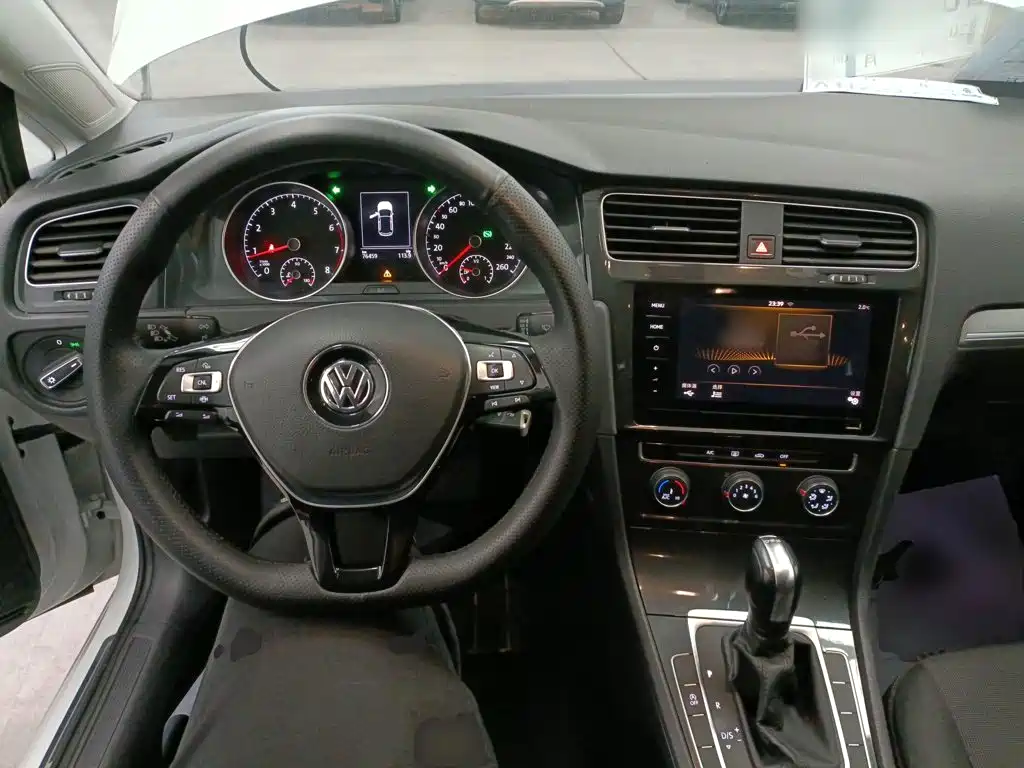 Volkswagen Golf — миниатюра 10