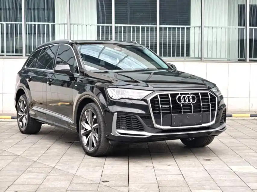 Audi Q7 2023 55 TFSI quattro S line Sport