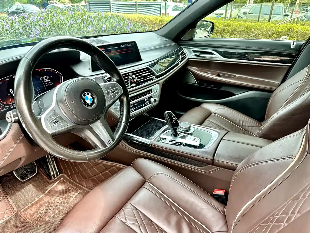 BMW 7 SERIES
