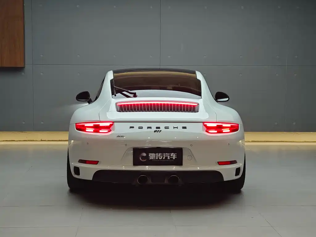 PORSCHE 911