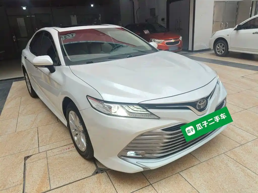 TOYOTA CAMRY