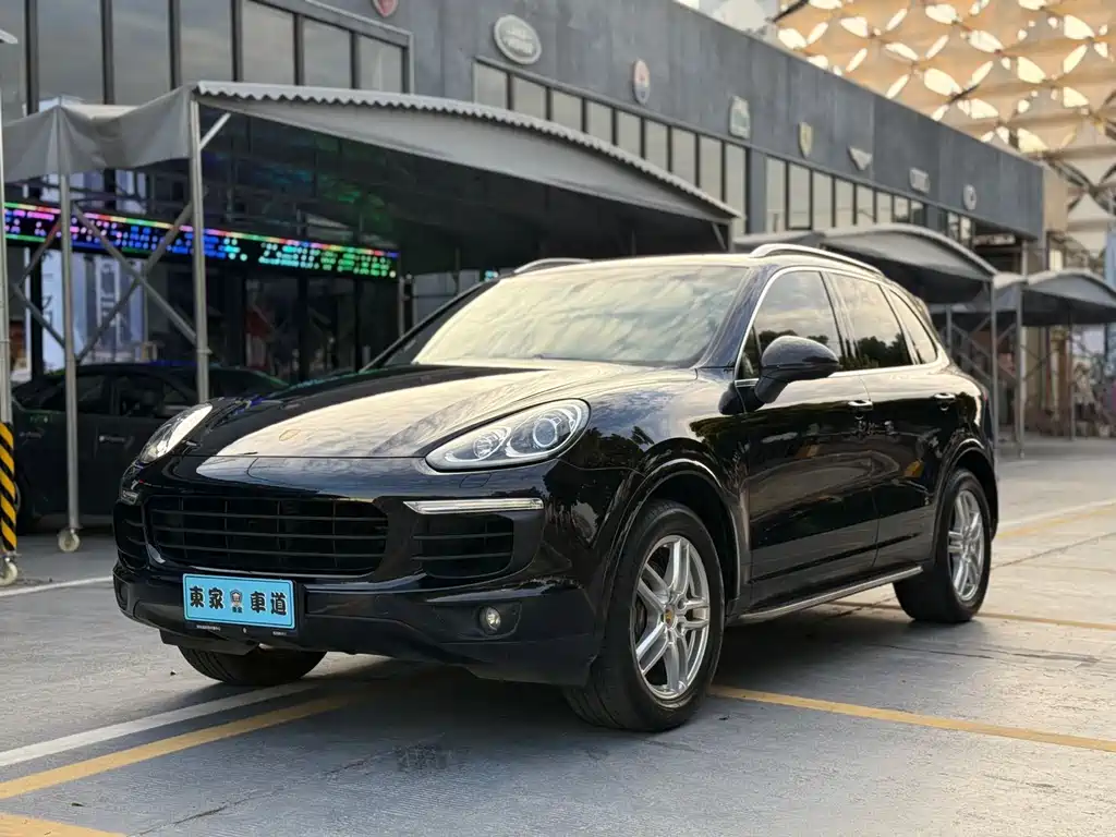 PORSCHE CAYENNE