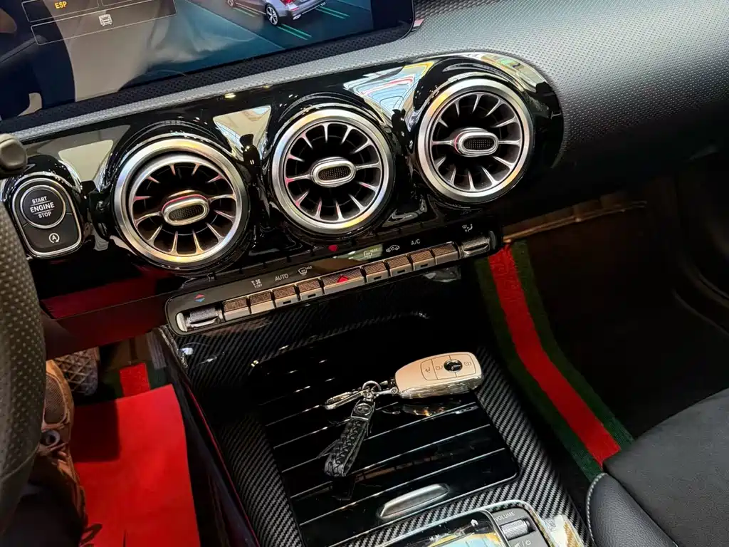 Mercedes-Benz A-Class - фото 7