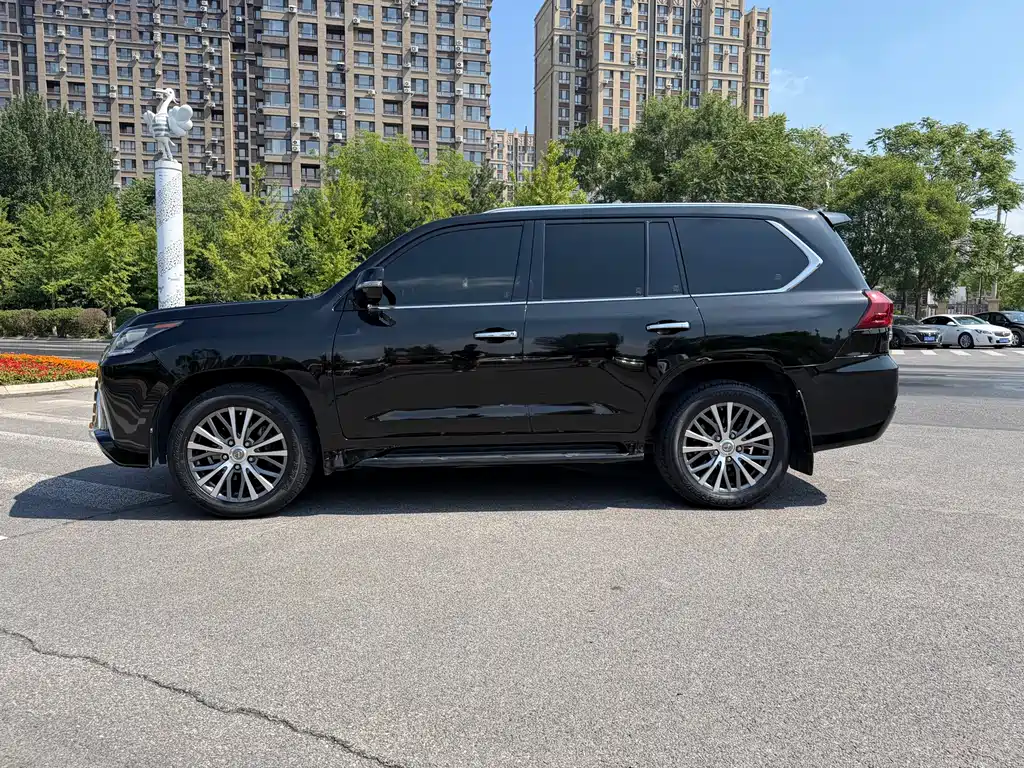 Lexus LX 2017 570 Luxury