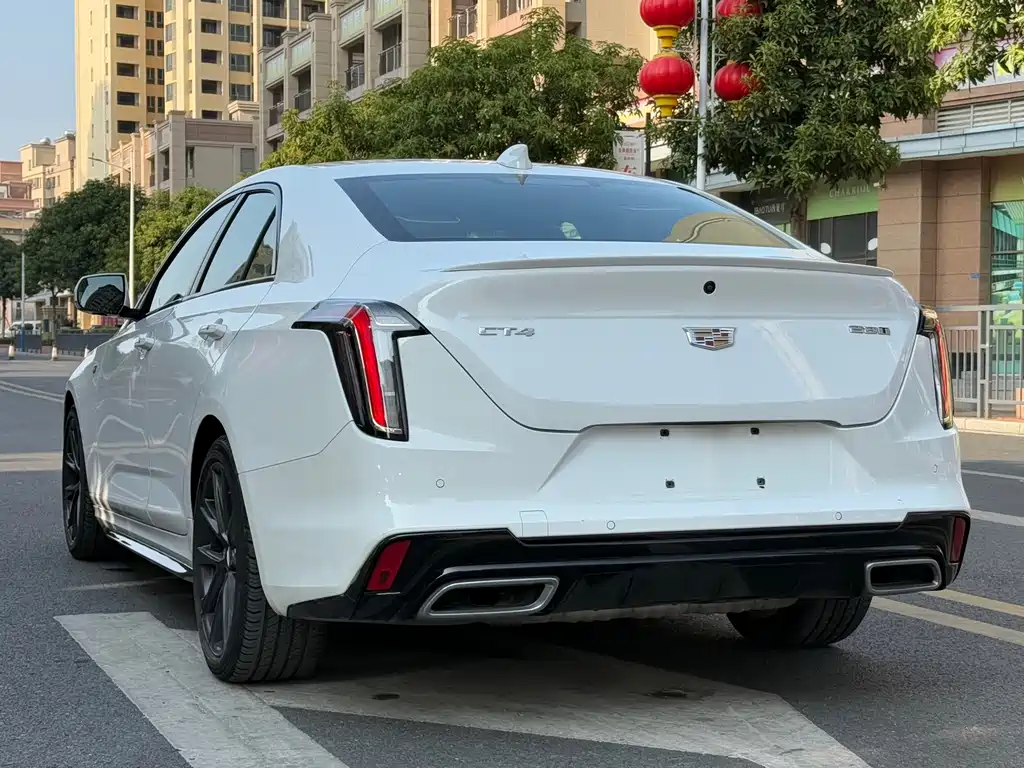 CADILLAC CT4