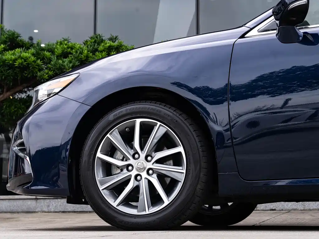 Lexus ES 2015 300h Comfort