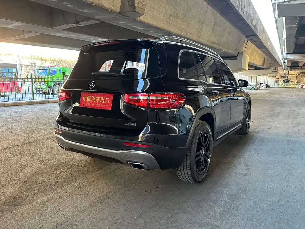 MERCEDES-BENZ GLB