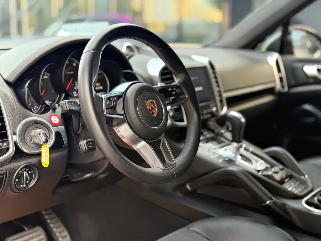 PORSCHE CAYENNE