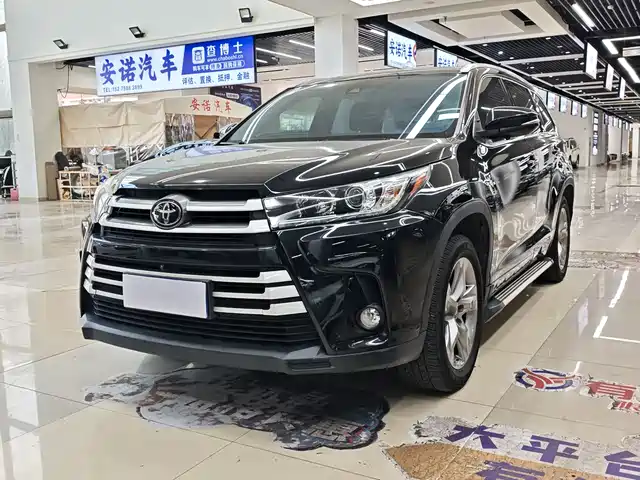 TOYOTA HIGHLANDER