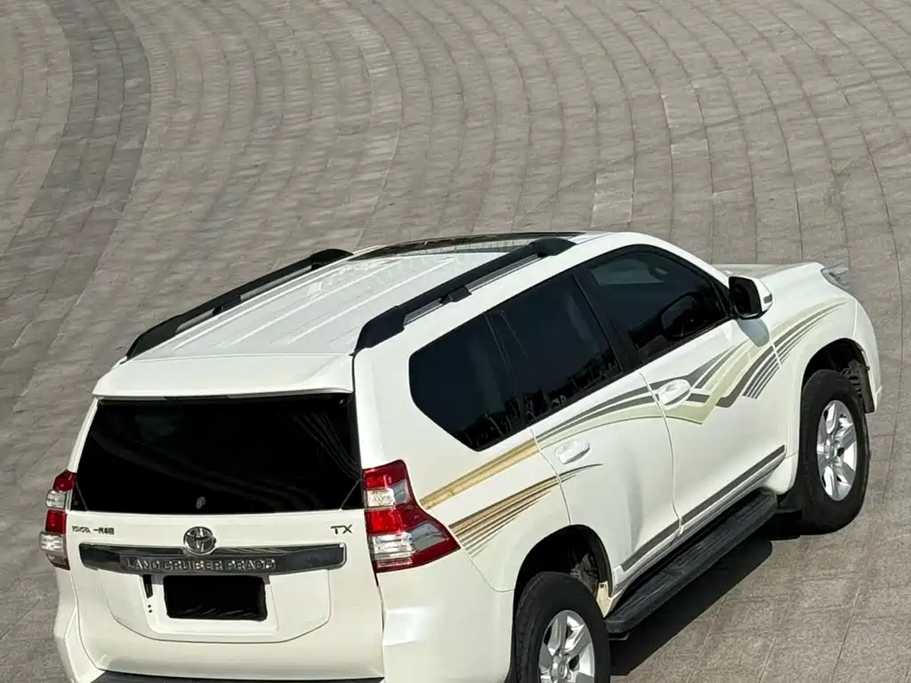 Toyota Land Cruiser Prado 2016 2.7L AT Standard