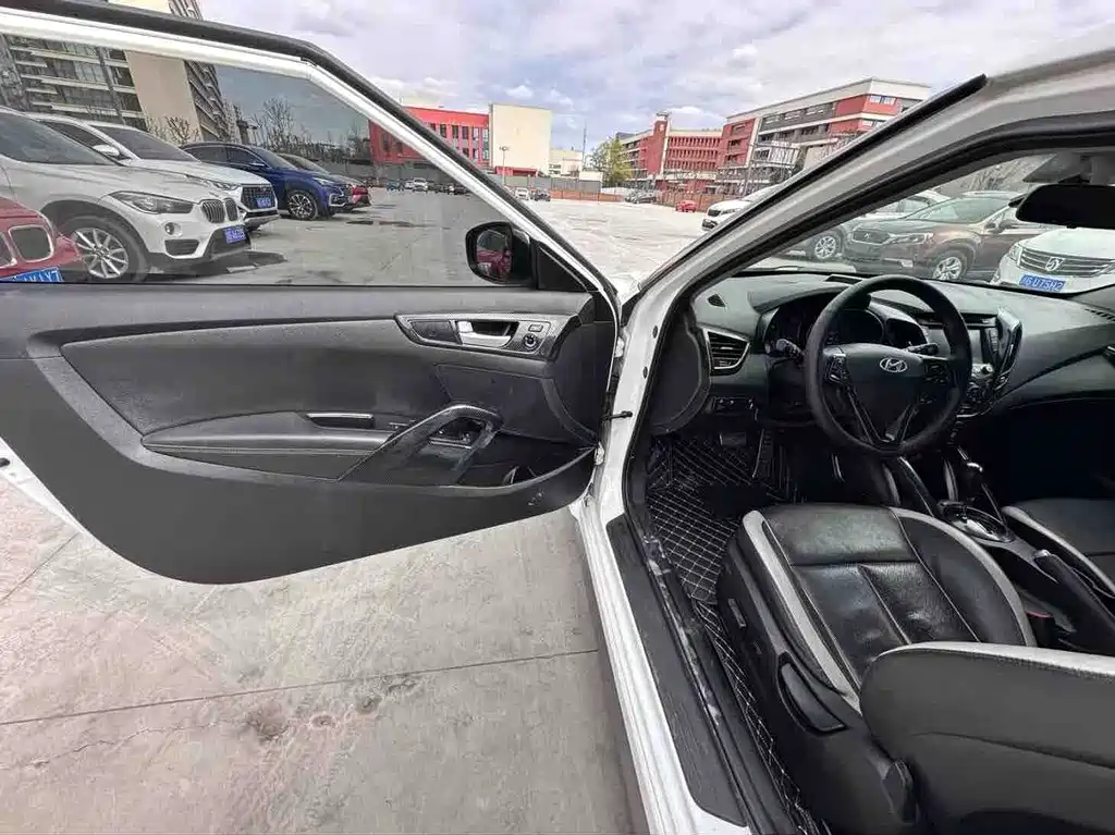 Hyundai Veloster — миниатюра 11