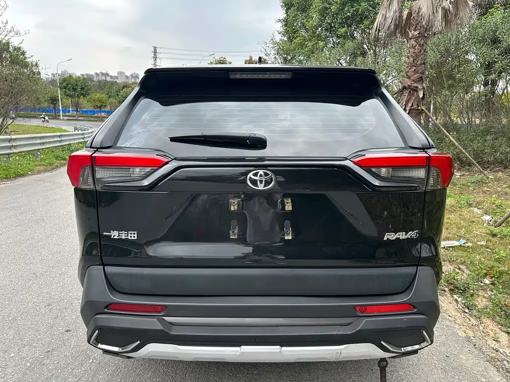 TOYOTA RAV4 RONGFANG