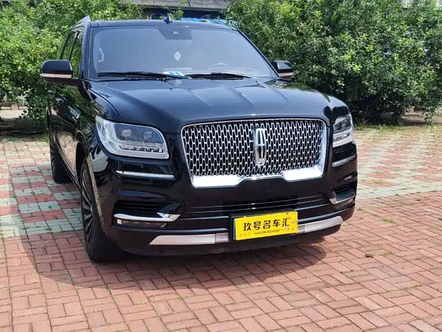 Lincoln Navigator