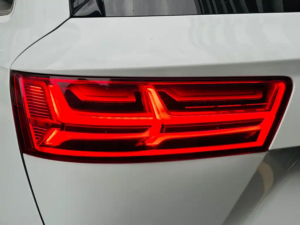 Audi Q7 2018 45 TFSI Luxury