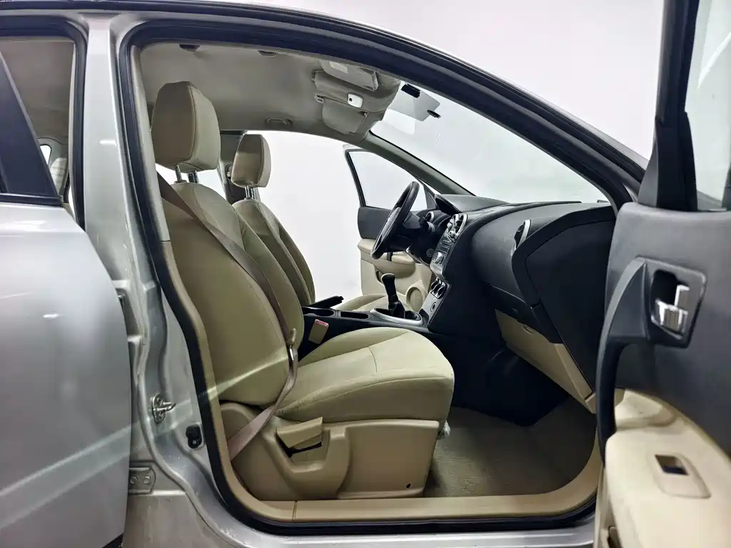 Nissan Qashqai — миниатюра 13
