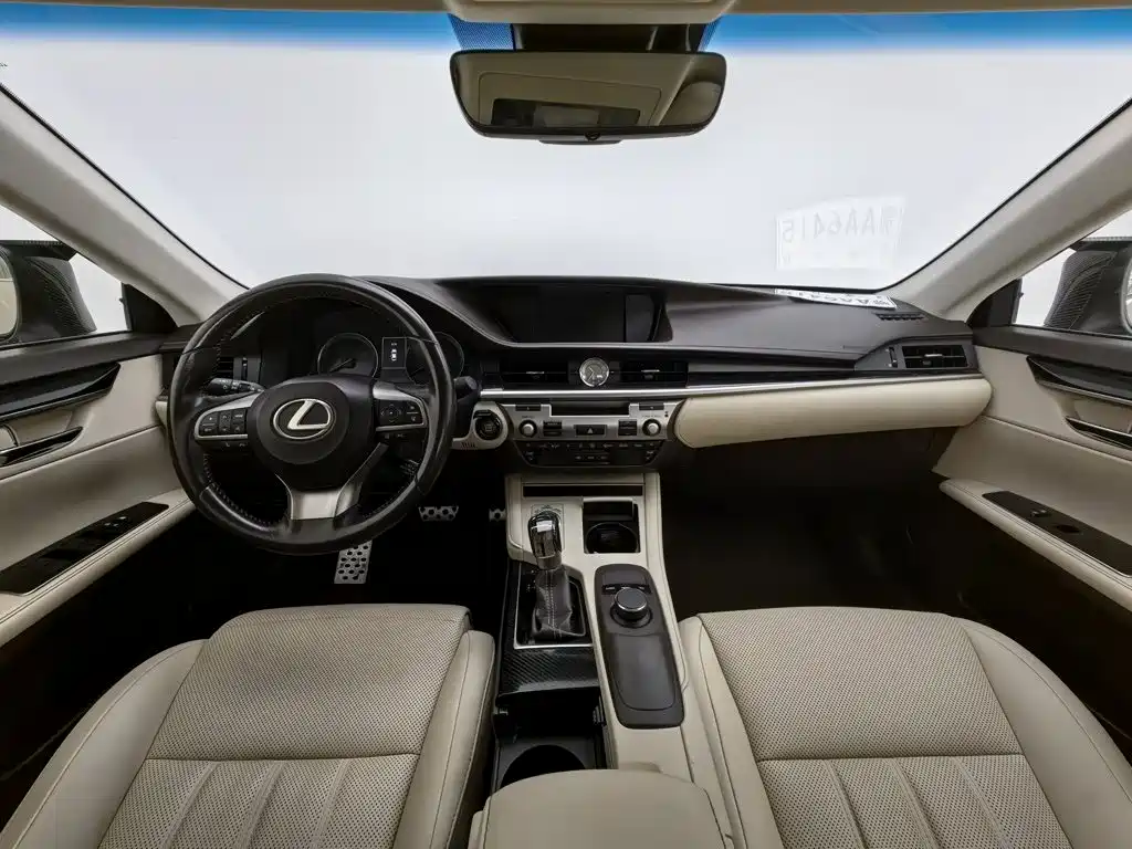 Lexus ES — миниатюра 5