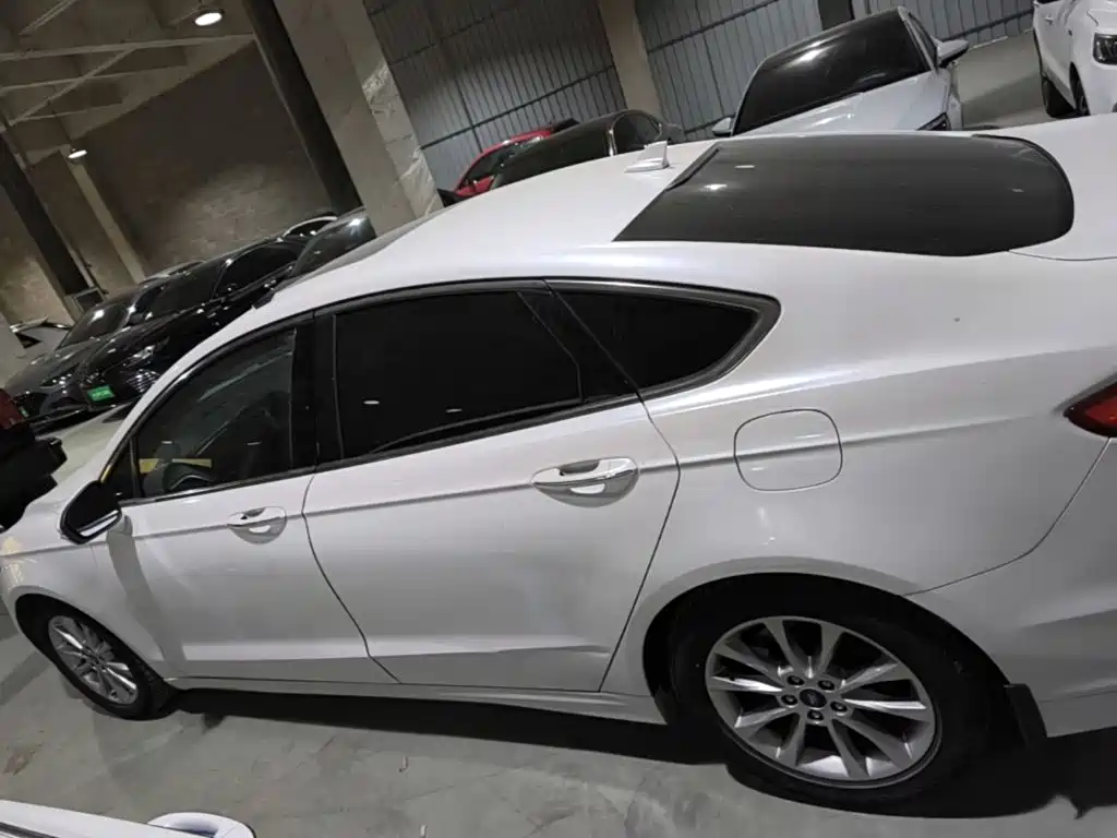 Ford Mondeo — миниатюра 5