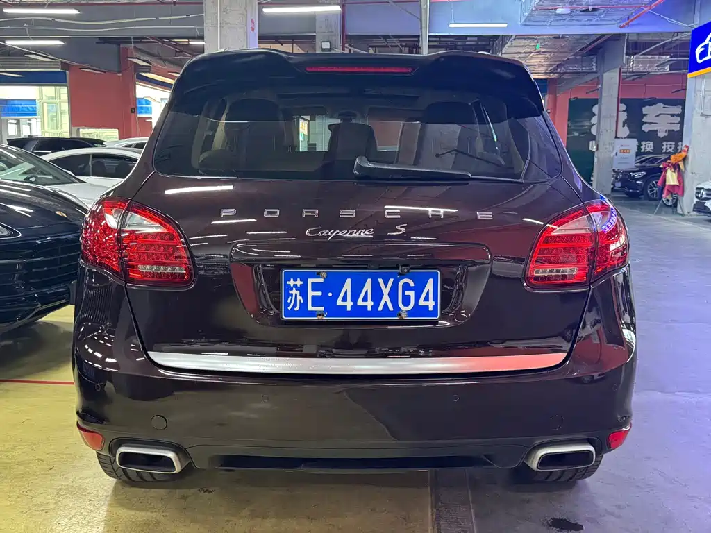 Porsche Cayenne — миниатюра 9