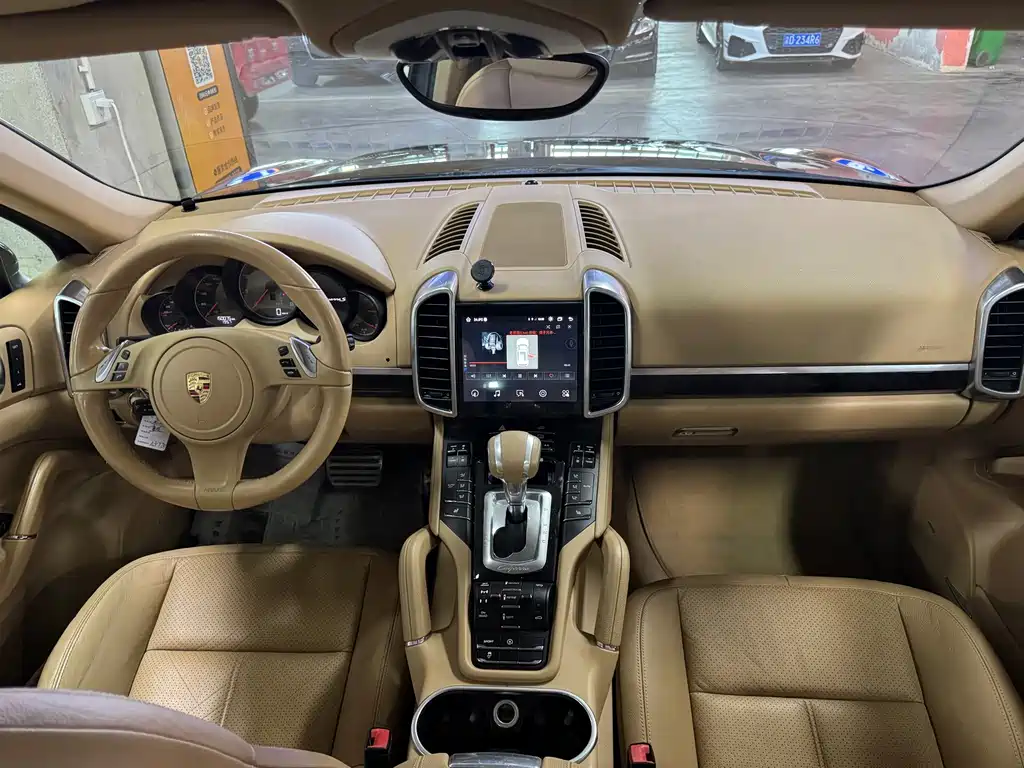Porsche Cayenne — миниатюра 19
