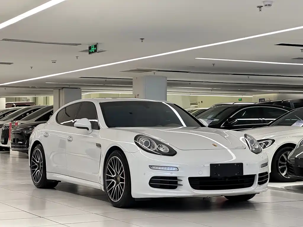 Porsche Panamera 2014 Panamera 4 3.0T
