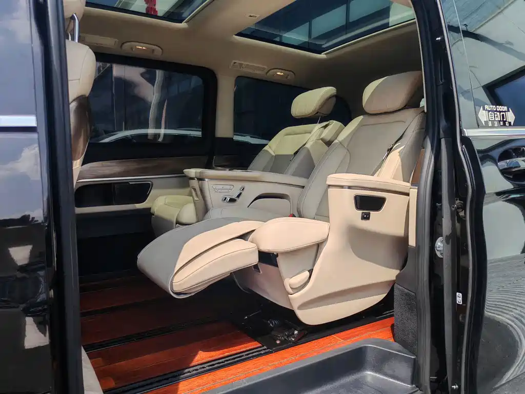Mercedes-Benz V-Class — миниатюра 15