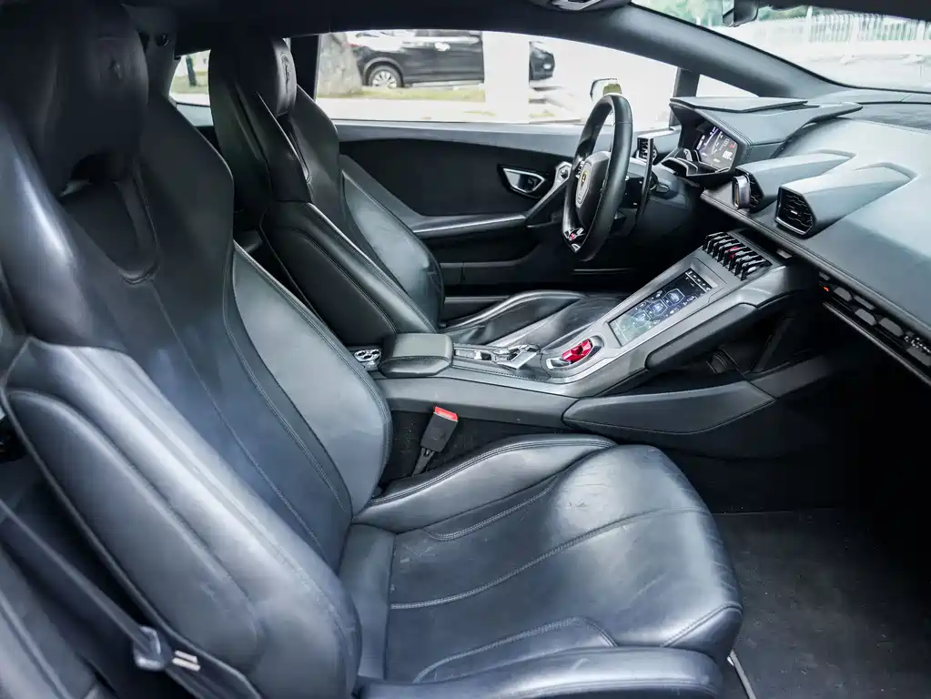 LAMBORGHINI HURACÁN