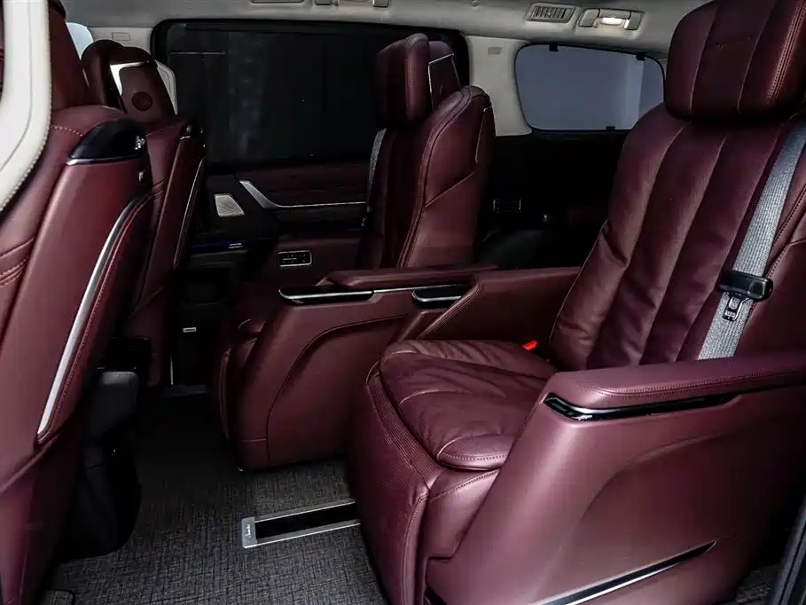 Buick Century 2025 2.0T мест
