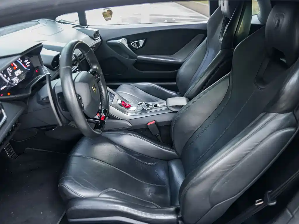 LAMBORGHINI HURACÁN