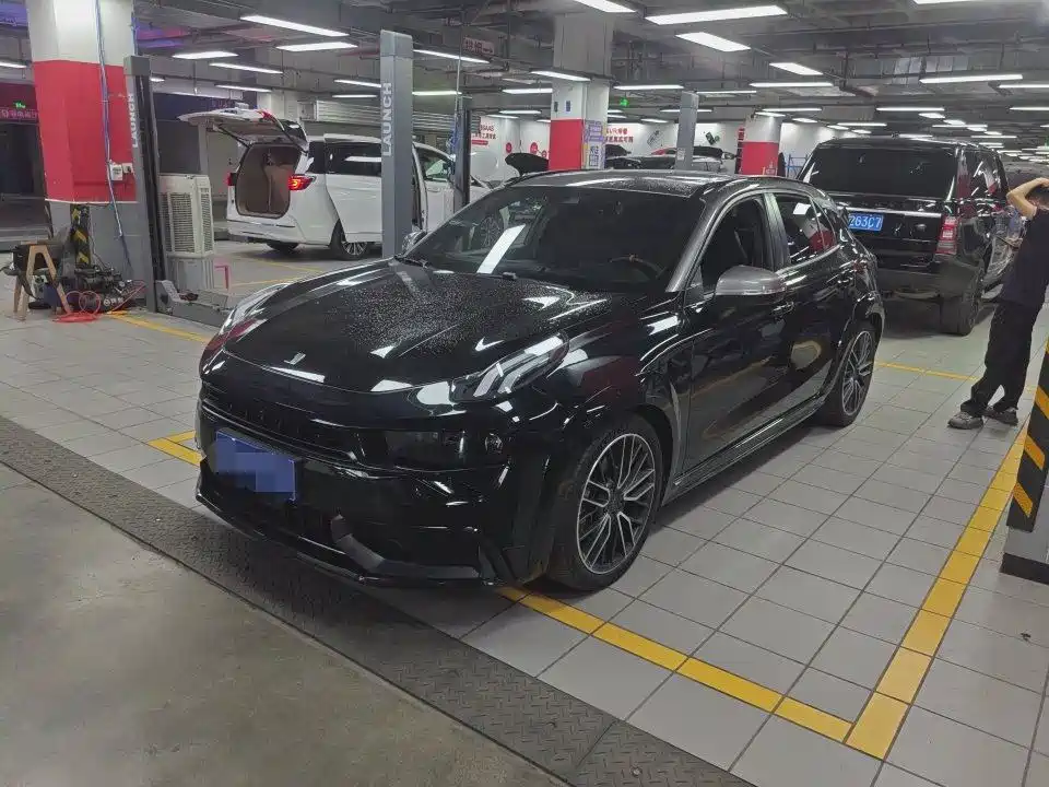 Купить Lynk & Co 02 Hatchback
