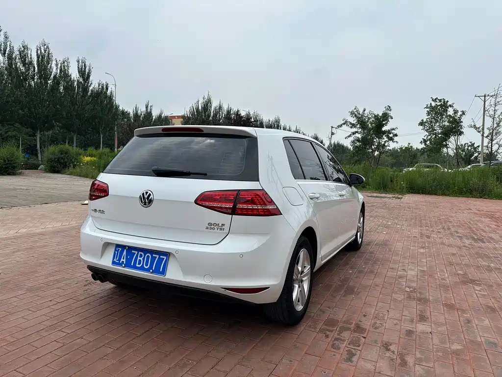 Volkswagen Golf 2016 230TSI AT Comfort
