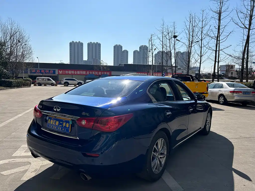 INFINITI Q50L