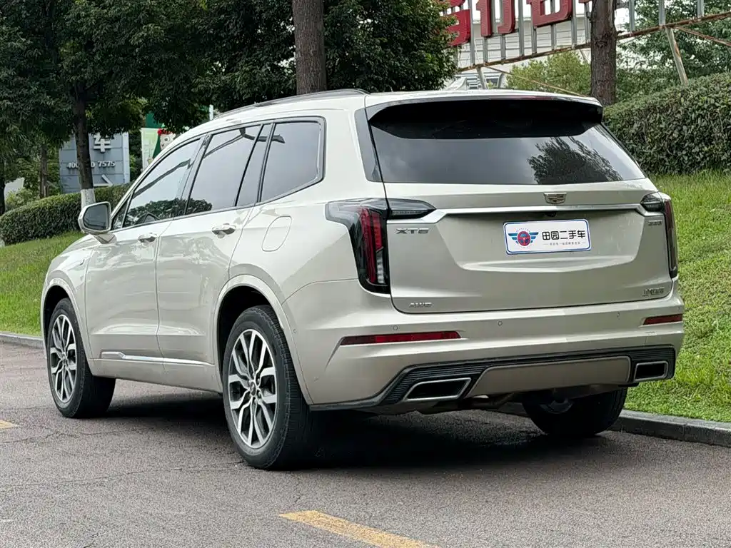 Cadillac XT6 2021 2.0T мест