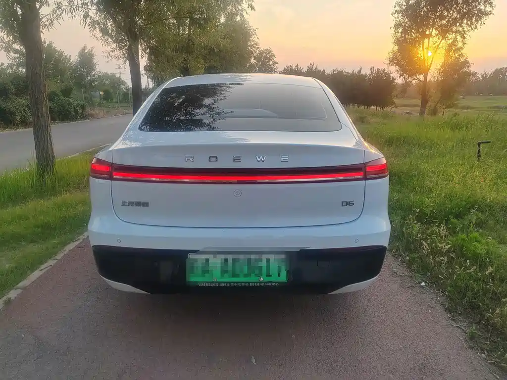 Roewe D6 — миниатюра 2