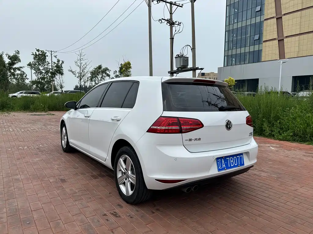 Volkswagen Golf 2016 230TSI AT Comfort