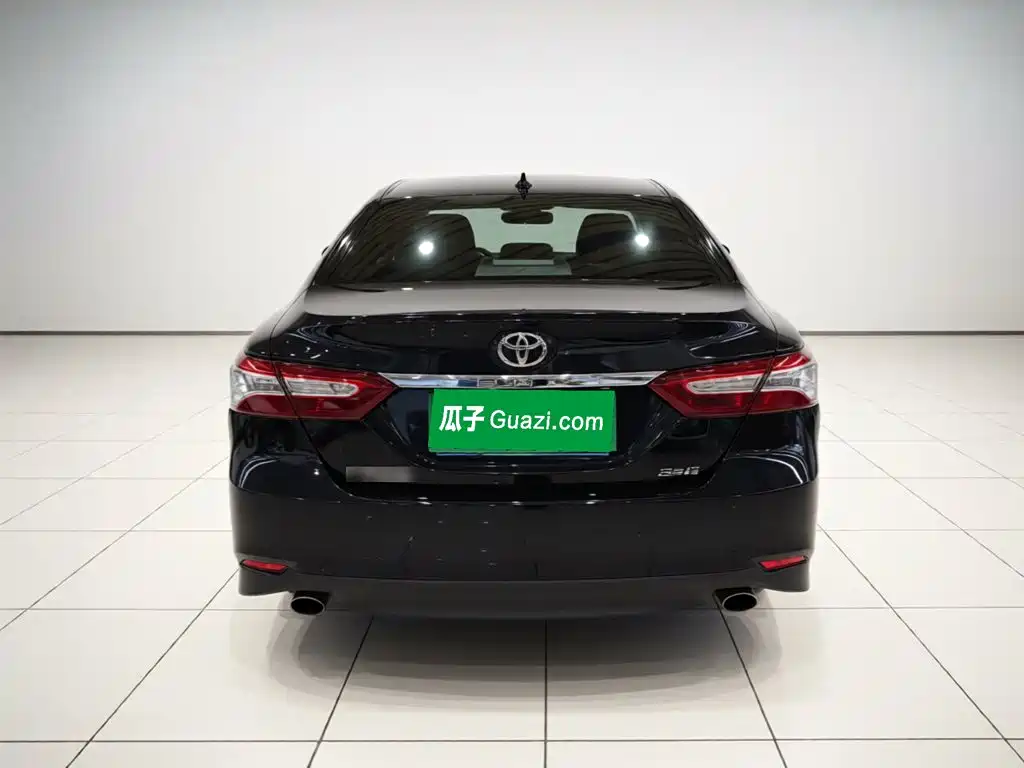 Toyota Camry — миниатюра 3