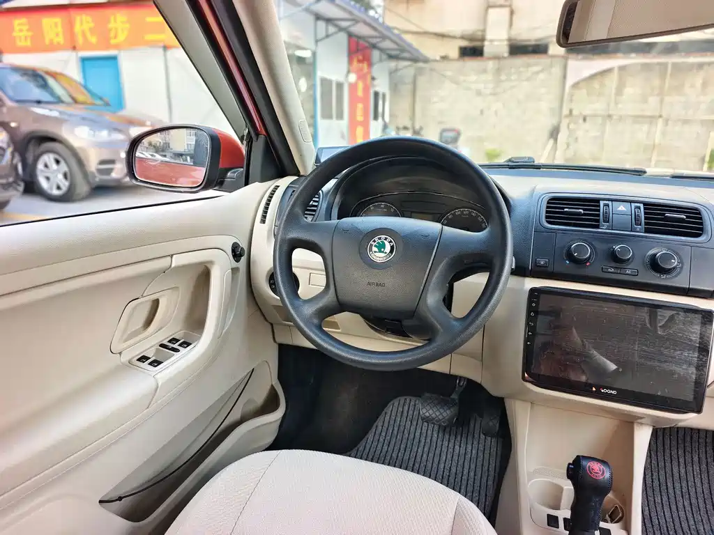 Skoda Fabia — миниатюра 8