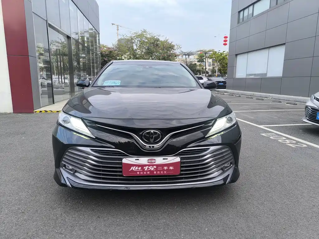 TOYOTA CAMRY