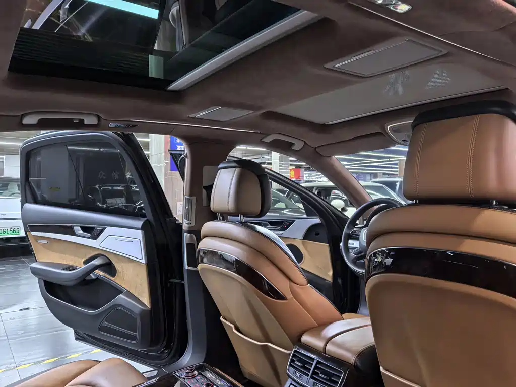 Audi A8 — миниатюра 10