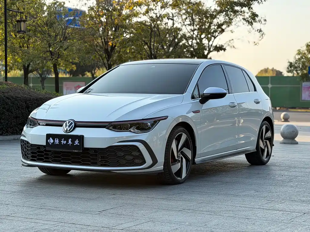 Volkswagen Golf GTI 2021