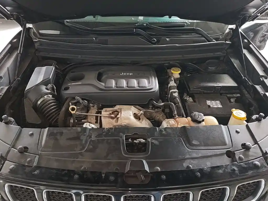 Jeep Grand Commander — миниатюра 20