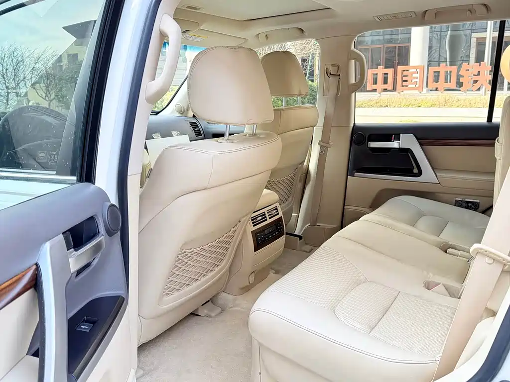 Toyota Land Cruiser 2016 4.0L AT VX