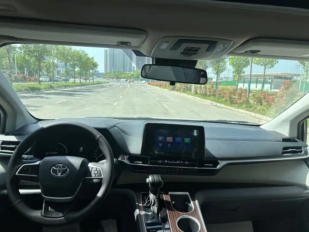 Toyota Sienna 2024 2.5L Comfort