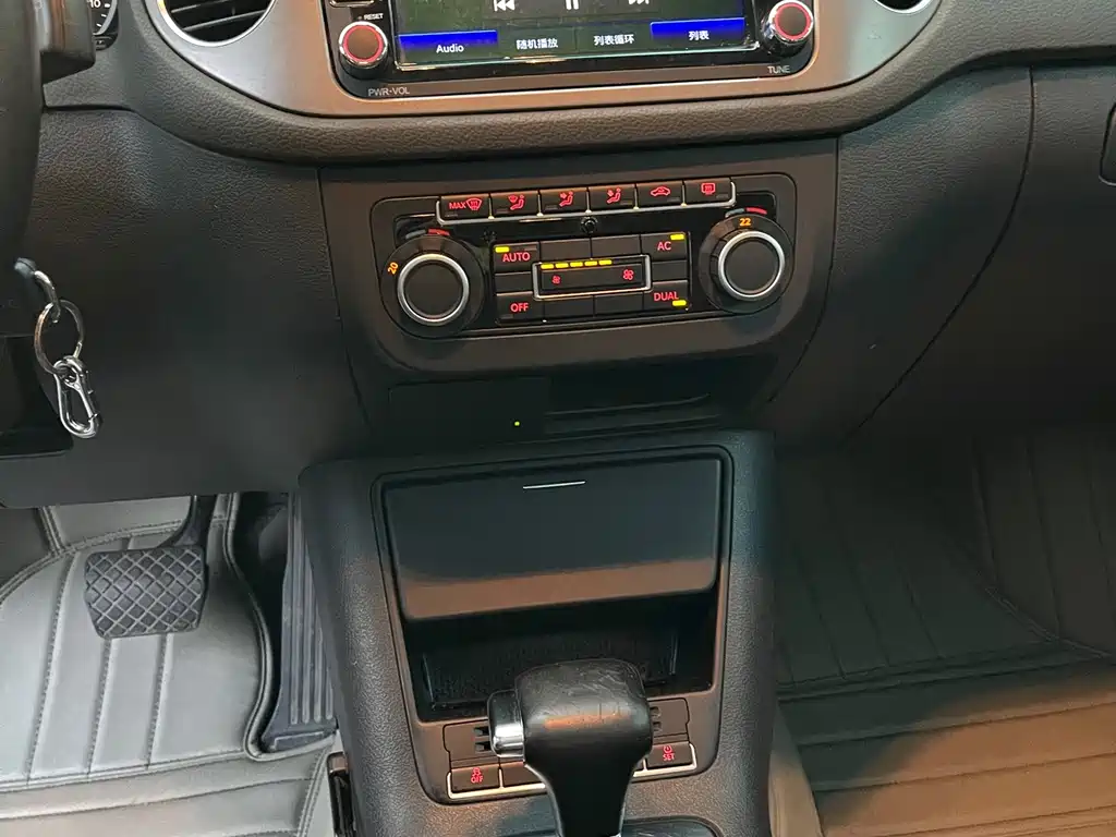 Volkswagen Tiguan — миниатюра 17
